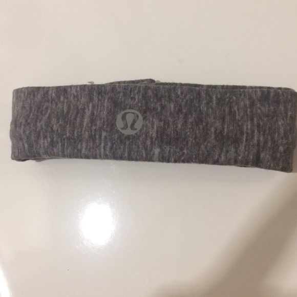 grey lululemon headband - Picture 3 of 3